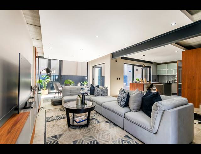3 BEDROOM TOWNHOUSE RENTED IN ELTONHILL